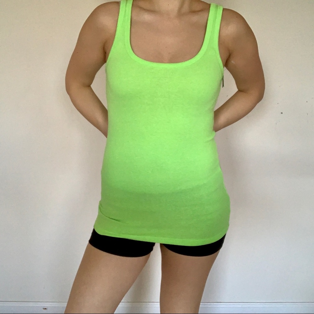 🍍 GAP favorite neon green tank size S NWT